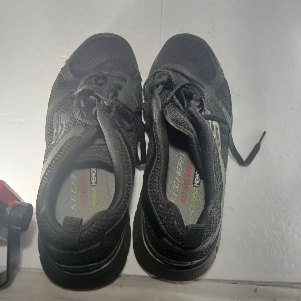 Skechers Relaxed Fit Dual-Lite Mens 8 Black Memory Foam Sneakers 51532 BBK